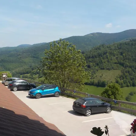 Chalet Pierre Inn